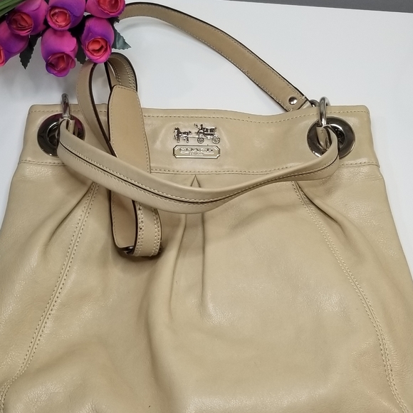 Coach crossover purse cream color medium size - Picture 4 of 7